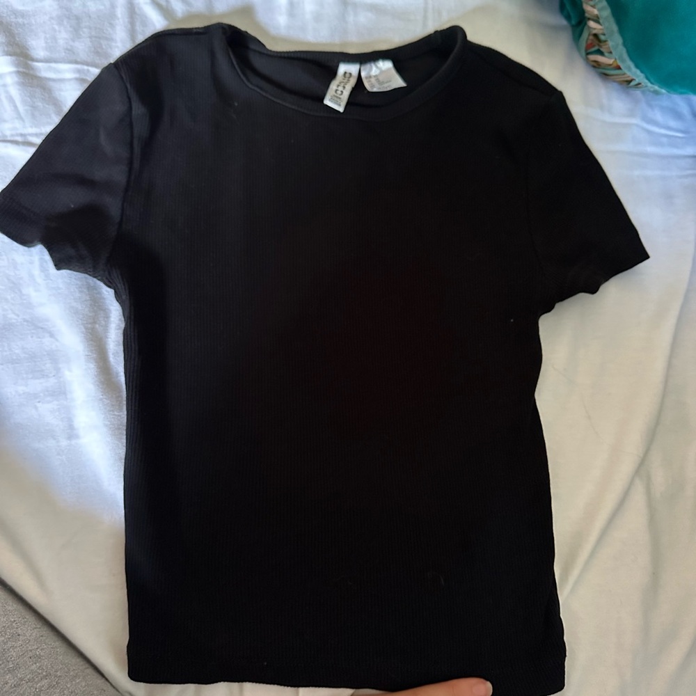 h and m black top